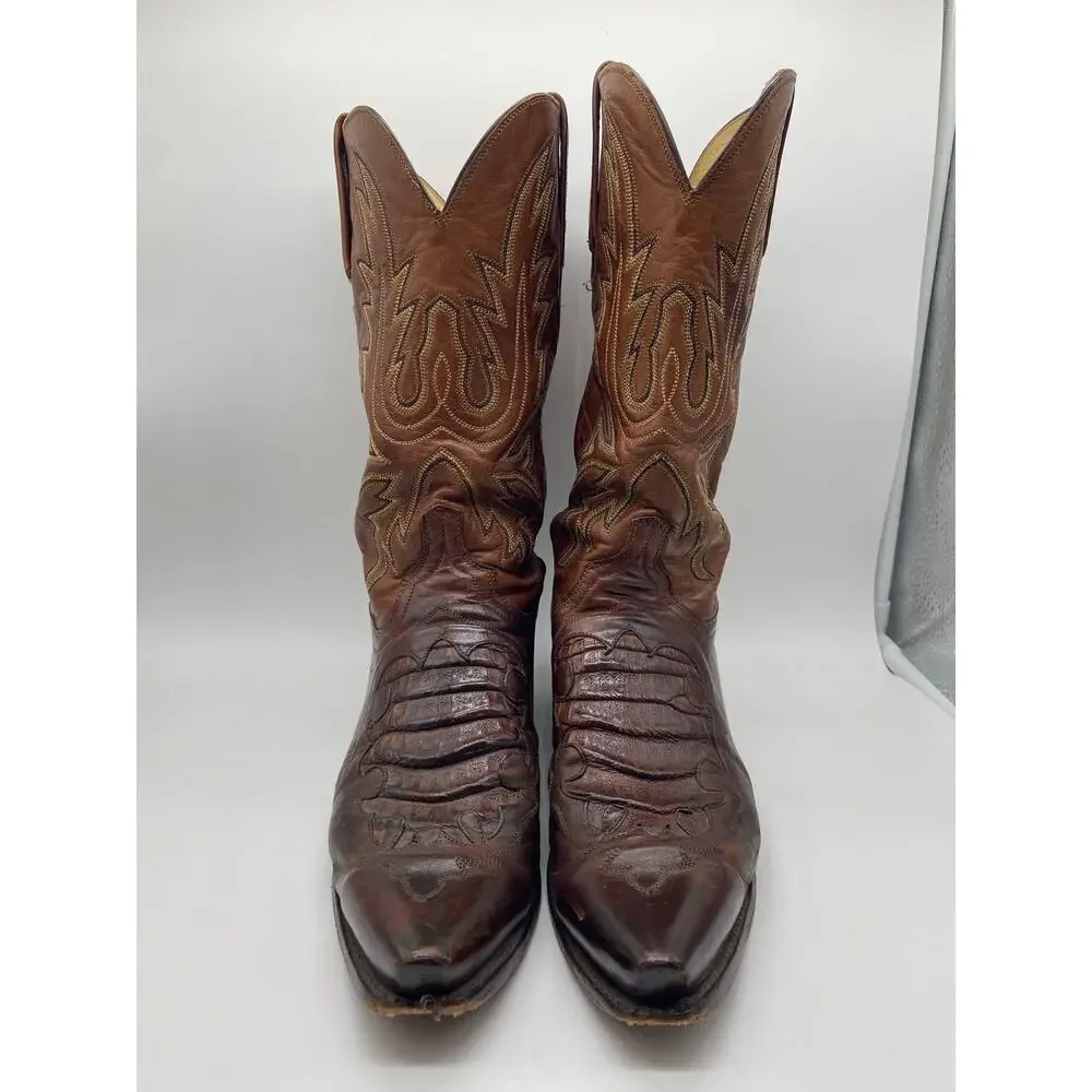 Lucchese step out